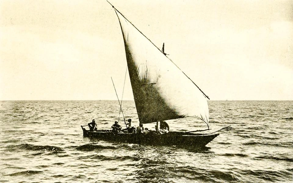 An Arab Swahili dhow in 1902.webp