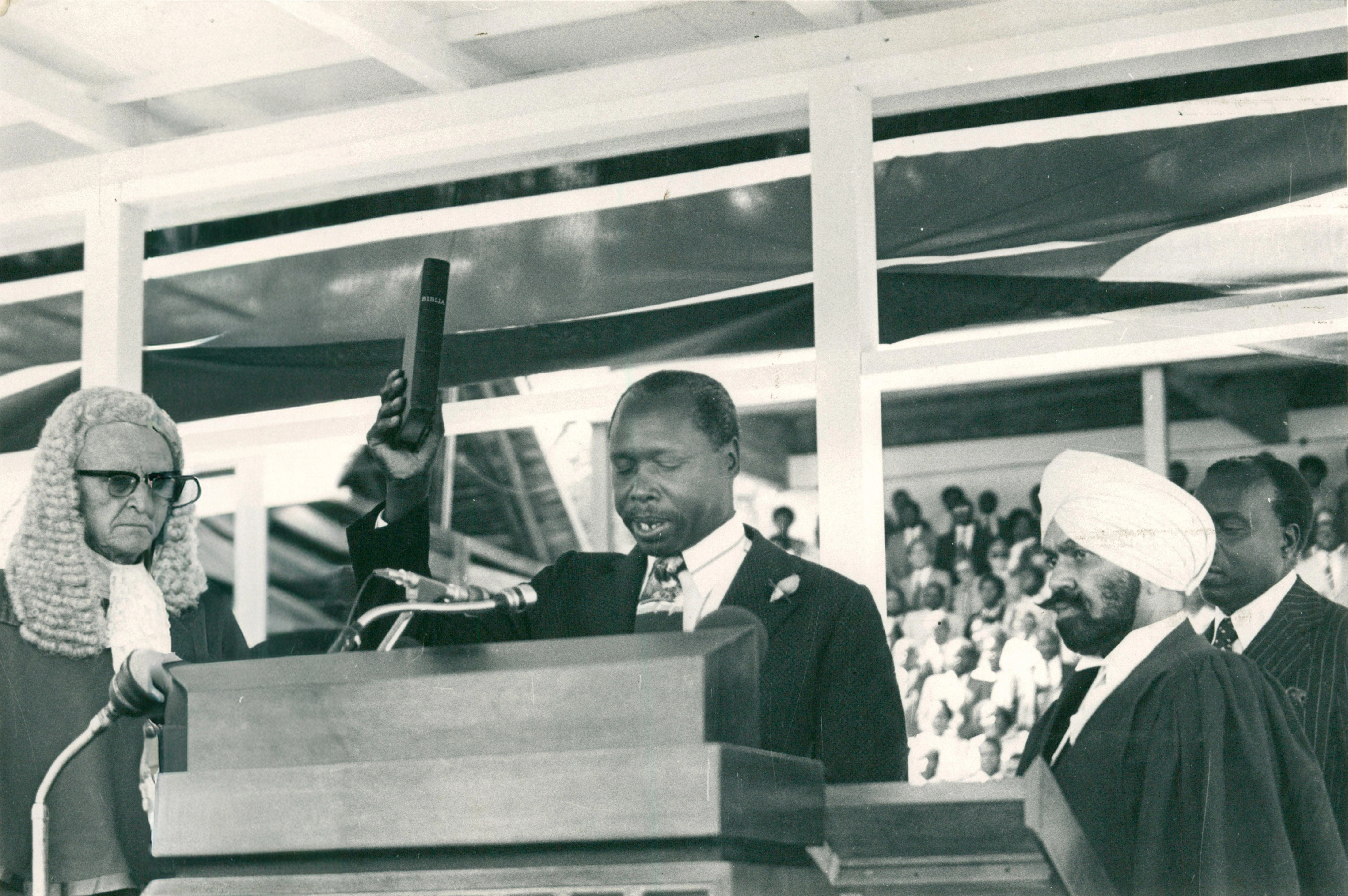 Moi takes over (1978)_President Daniel Arap Moi Swearing in after the death of Mzee Jomo Kenyatta at Uhuru Park in 1978_14.10.1978