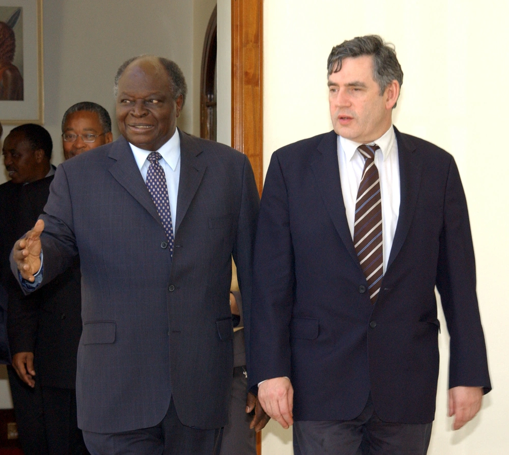 President Mwai Kibaki welcoming UK Prime Minister Gordon Brown at State House Nairobi
