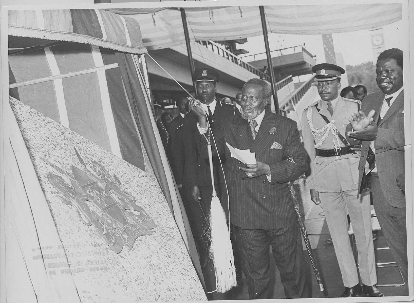 Spirit of Harambee_President Jomo Kenyatta pictured unveiling a plaque at KICC_11 Aug 1973
