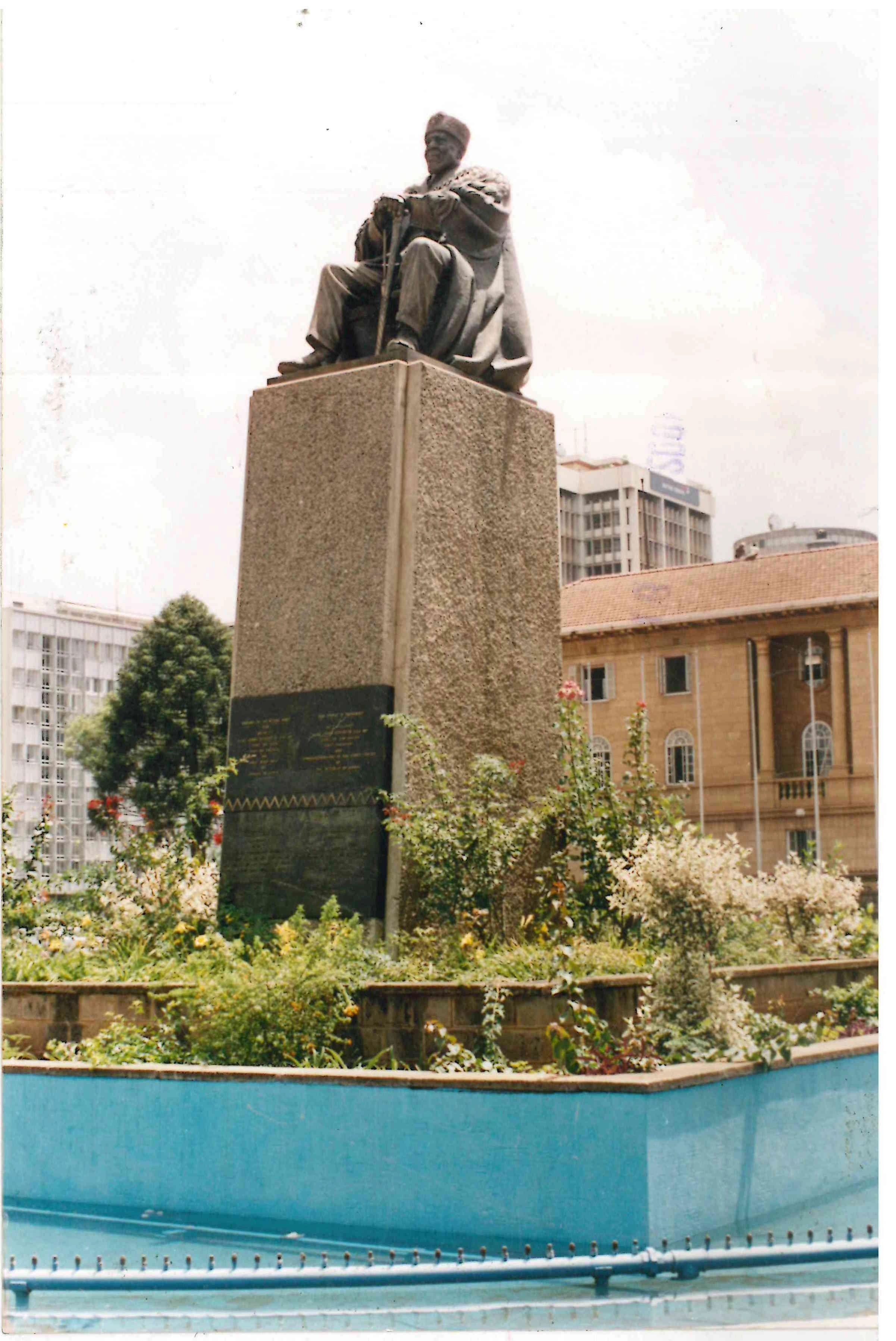 statue